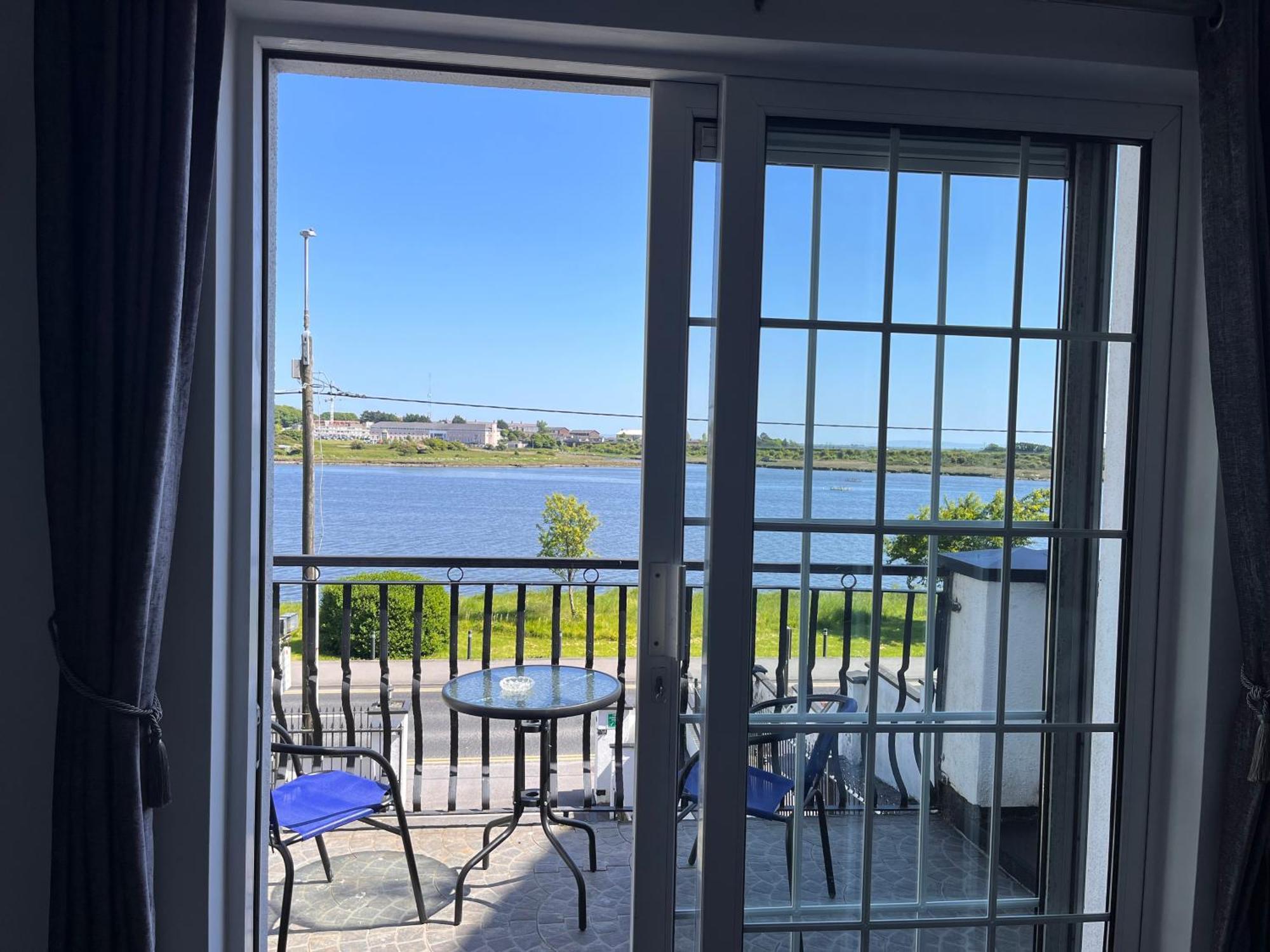 The Light House Hotell Galway Rom bilde